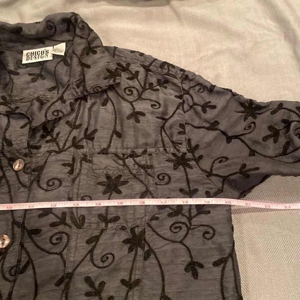 Chico’s Embroidered Jacket Size Medium - Picture 7 of 10